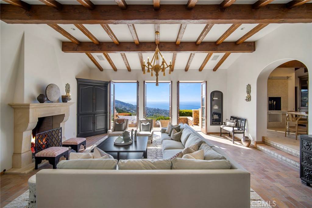 Laguna Beach, CA 92651,1302 Skyline DR
