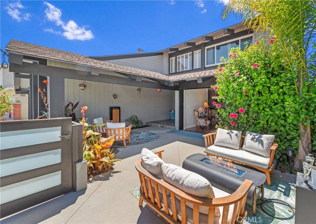 Huntington Beach, CA 92646,19701 Elmcrest LN