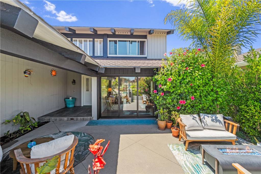 Huntington Beach, CA 92646,19701 Elmcrest LN