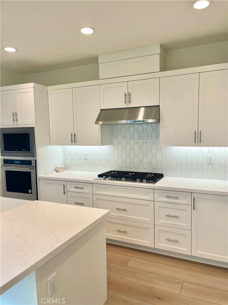 Ventura, CA 93004,10895 Carlos ST