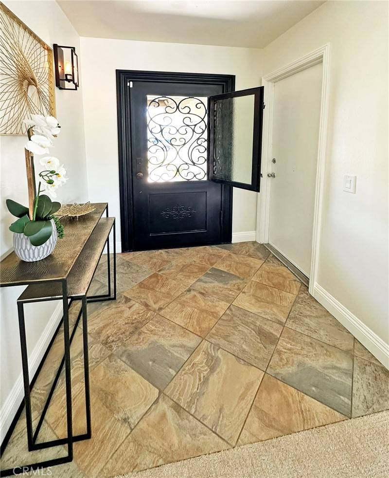 Huntington Beach, CA 92647,6671 Marilyn DR