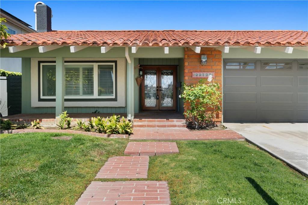 Huntington Beach, CA 92646,22122 Cape May LN