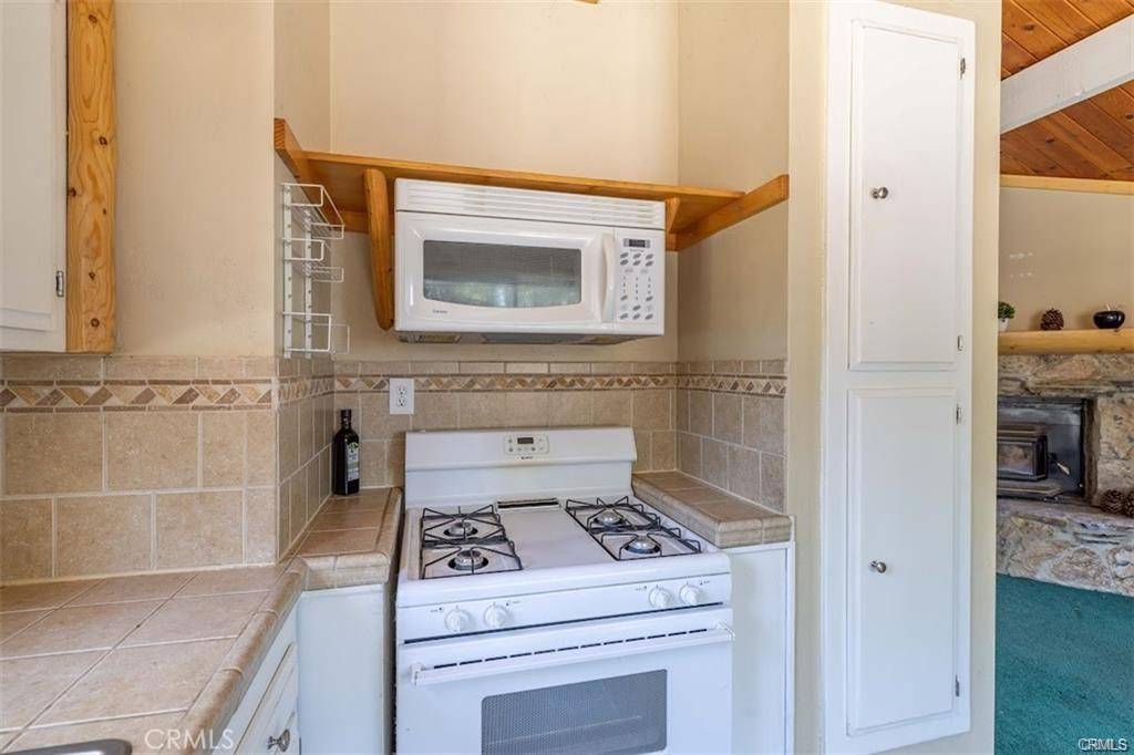 Sugarloaf, CA 92386,464 Los Angeles