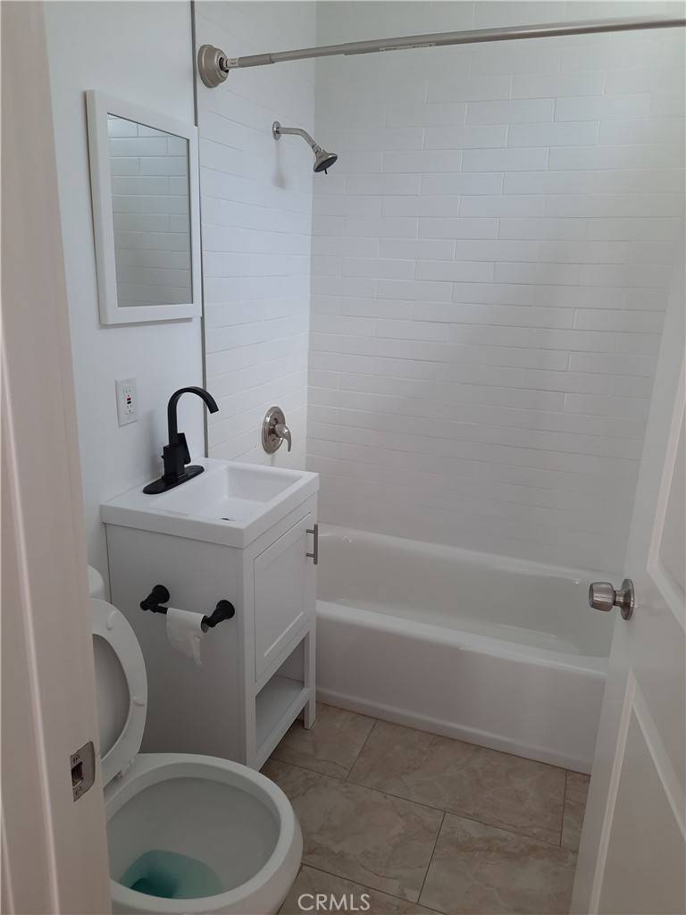 Long Beach, CA 90802,515 W 3rd ST