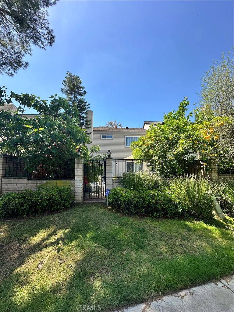 Irvine, CA 92612,23 Oak Tree LN