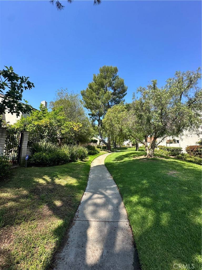 Irvine, CA 92612,23 Oak Tree LN
