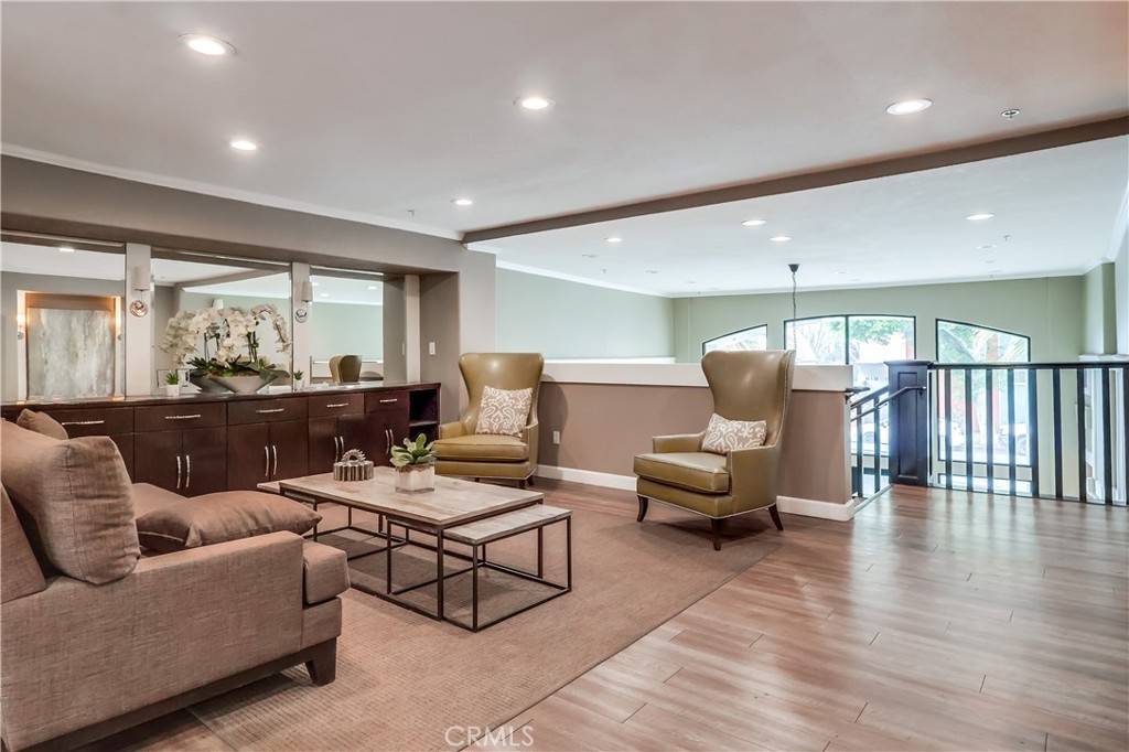 Long Beach, CA 90813,838 Pine AVE #202