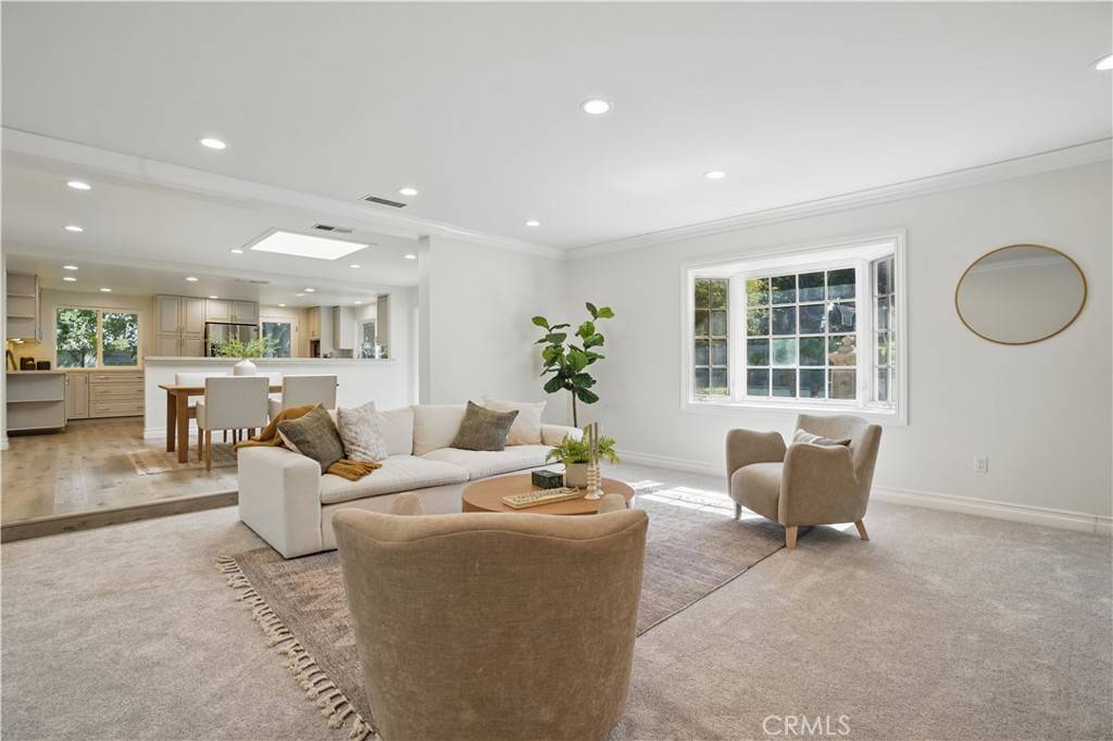 Tustin, CA 92780,13811 Palace WAY