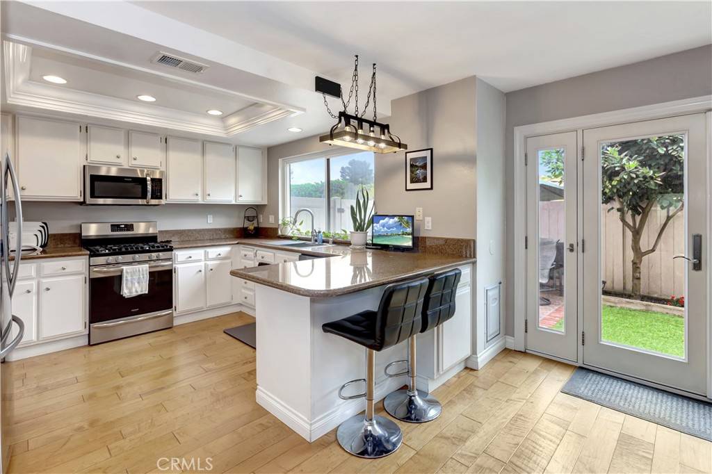 Laguna Hills, CA 92653,3 Holly Hill LN