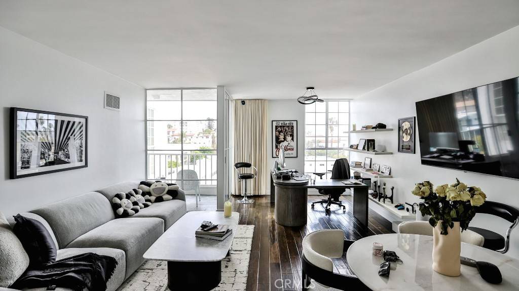 West Hollywood, CA 90069,1400 N Sweetzer AVE #405