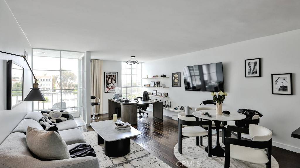 West Hollywood, CA 90069,1400 N Sweetzer AVE #405