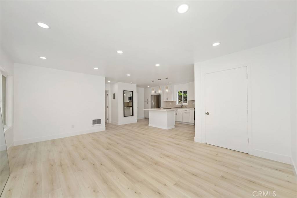 Venice, CA 90291,23 Rose AVE