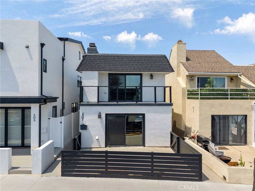 Newport Beach, CA 92663,207 28th ST