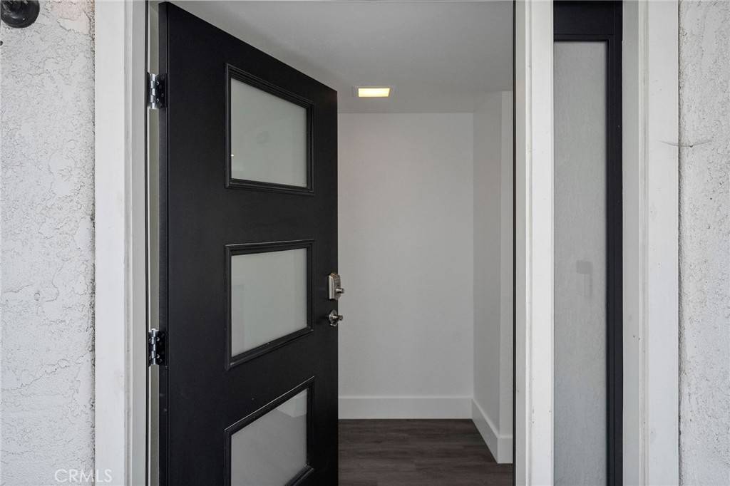 Newport Beach, CA 92663,207 28th ST