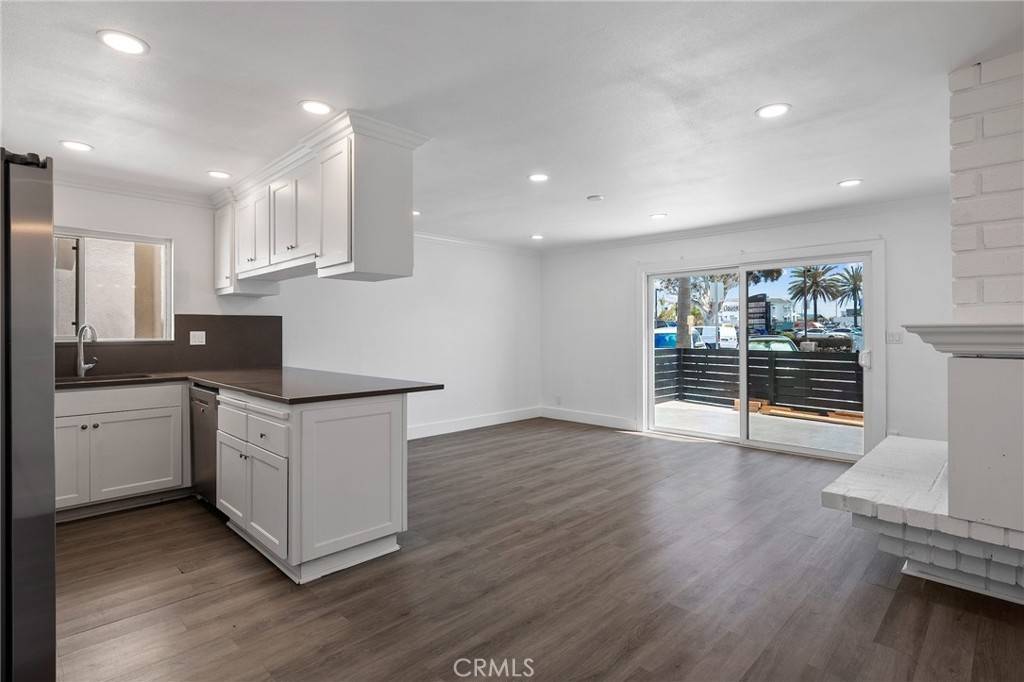 Newport Beach, CA 92663,207 28th ST