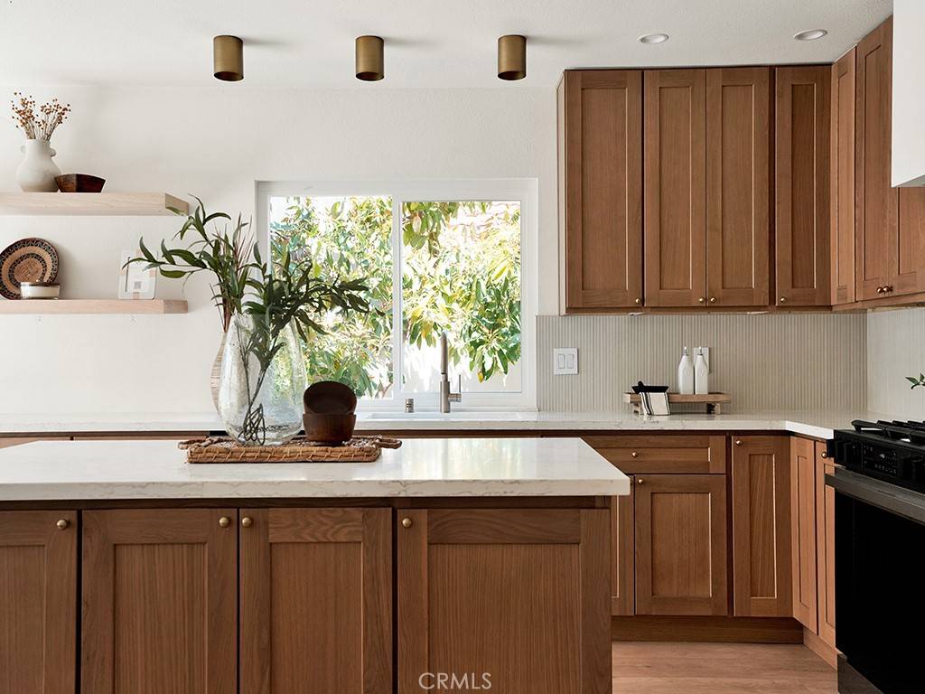 Irvine, CA 92606,3702 Carmel AVE
