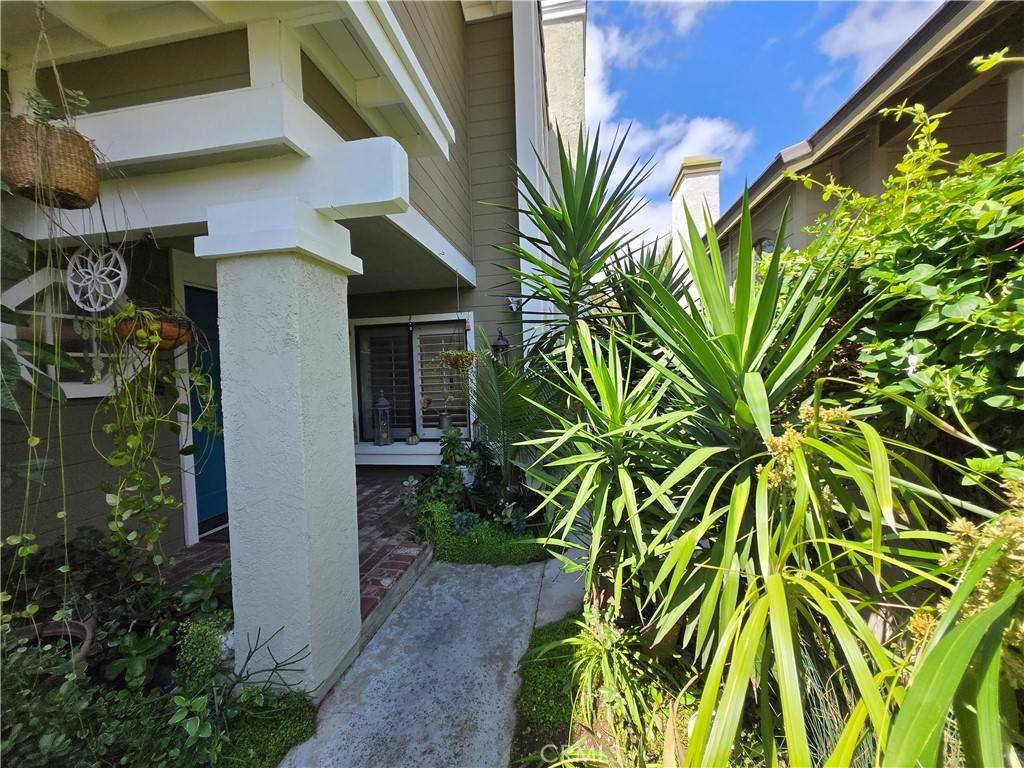 Laguna Hills, CA 92653,5 Carriage Hill LN