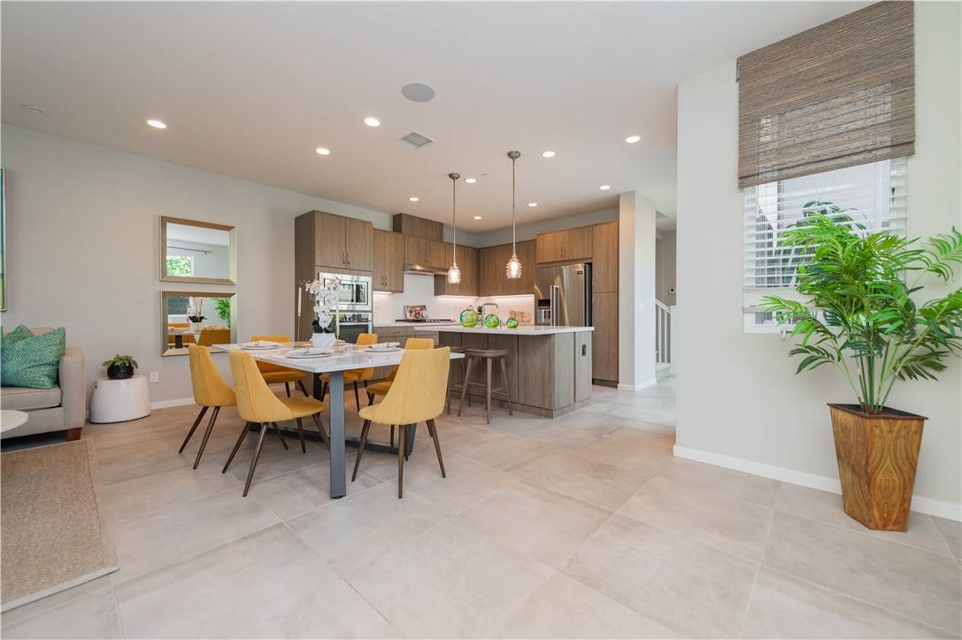 Irvine, CA 92618,727 Beacon