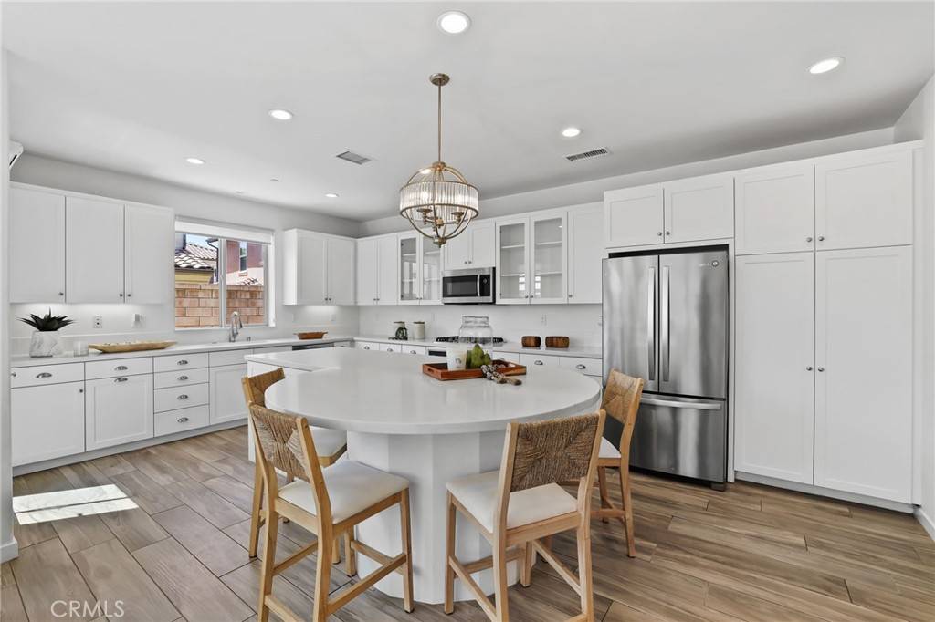 Lake Forest, CA 92630,74 Fuchsia