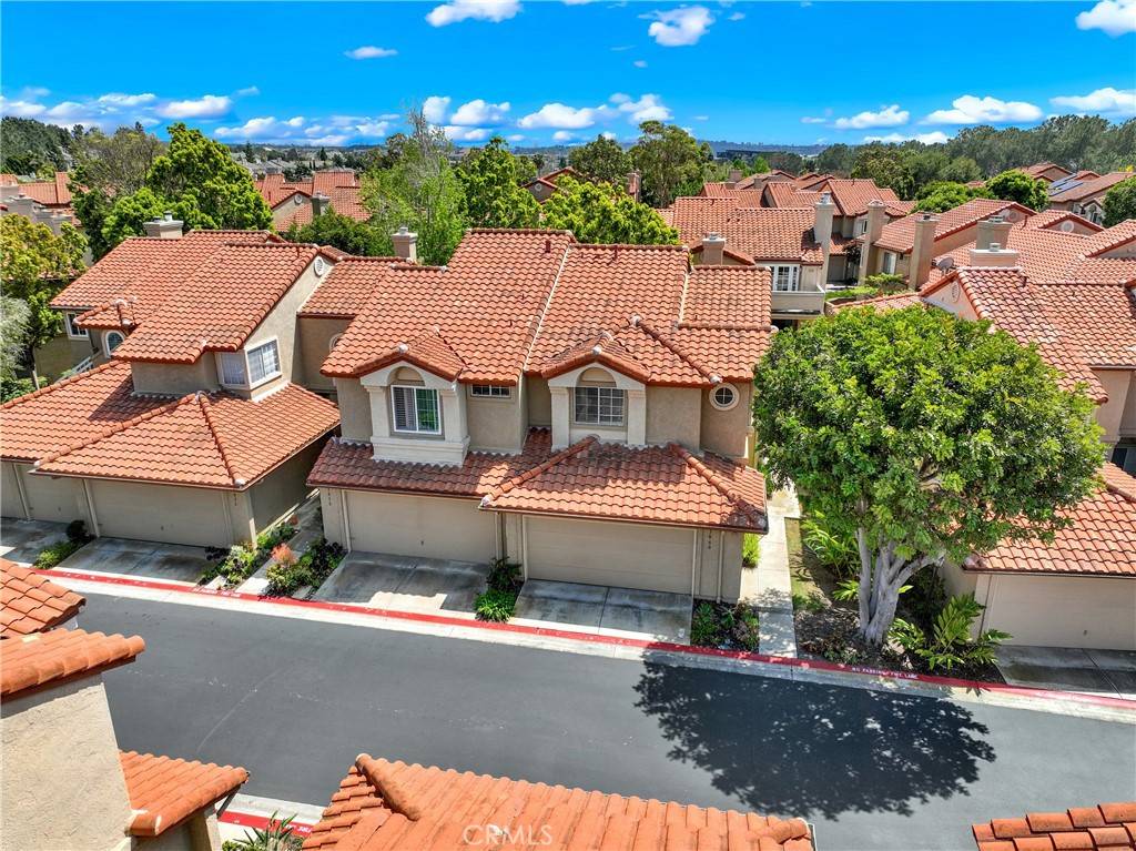 San Diego, CA 92130,3860 Creststone PL