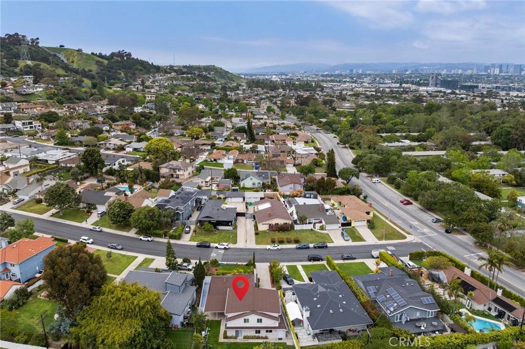 Los Angeles, CA 90008,3822 S Cloverdale AVE