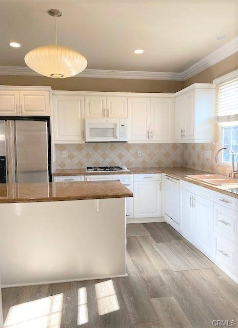 Irvine, CA 92602,61 Meadow Valley