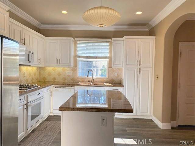 Irvine, CA 92602,61 Meadow Valley