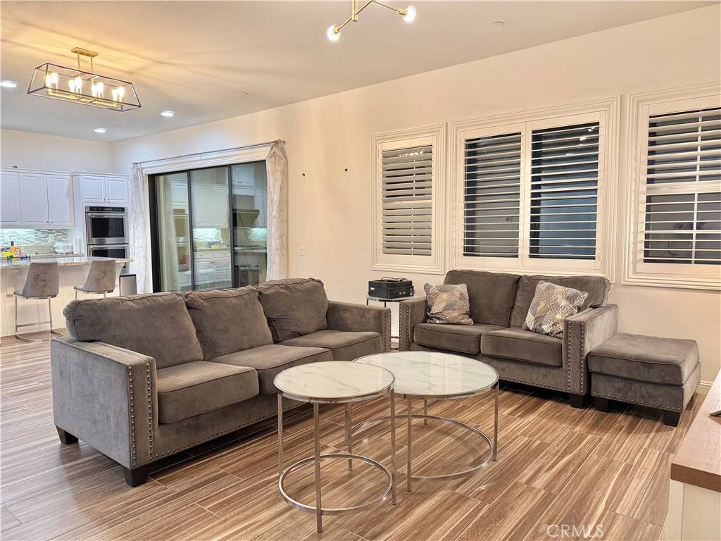 Lake Forest, CA 92630,22 Lark