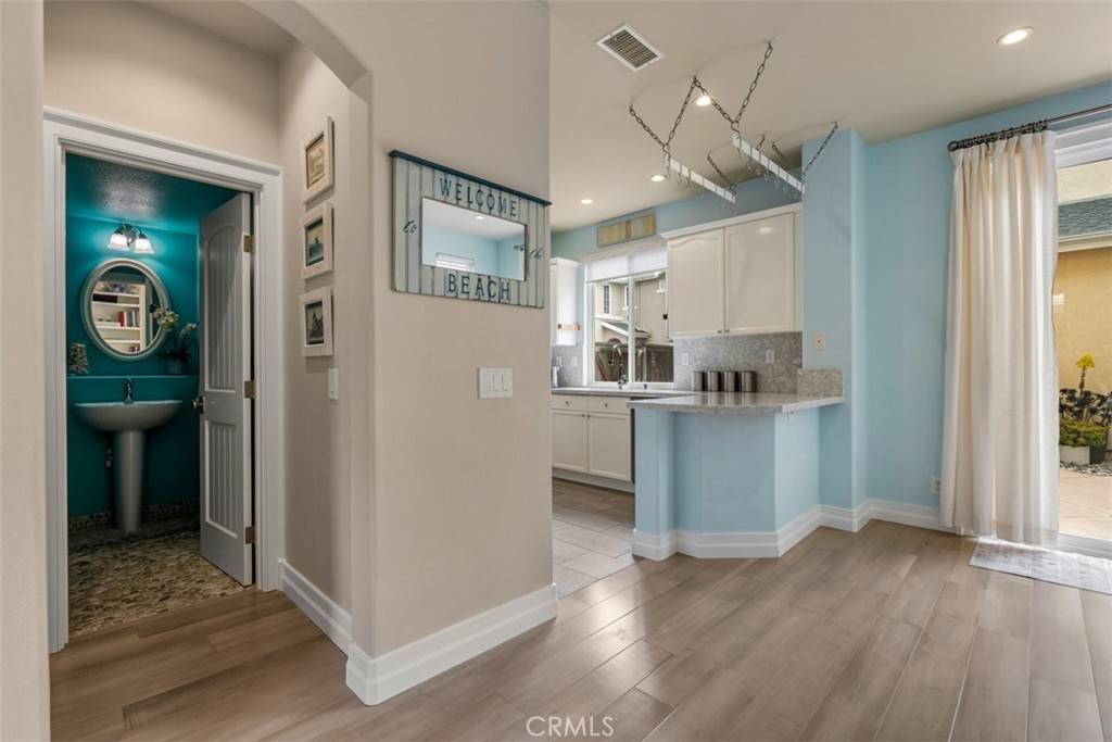 Aliso Viejo, CA 92656,73 Rue Du Chateau #17