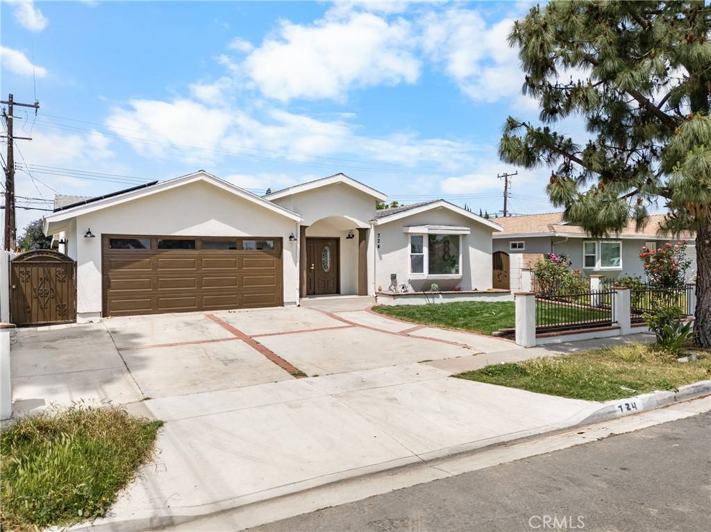 Santa Ana, CA 92704,724 S Sail ST