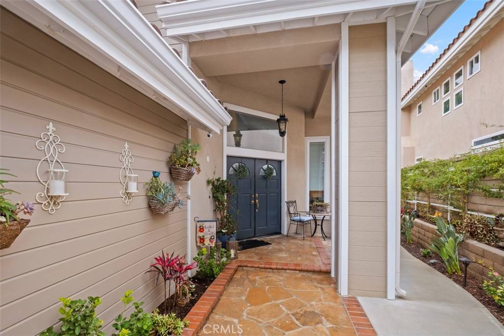 Anaheim Hills, CA 92808,534 S Laureltree DR