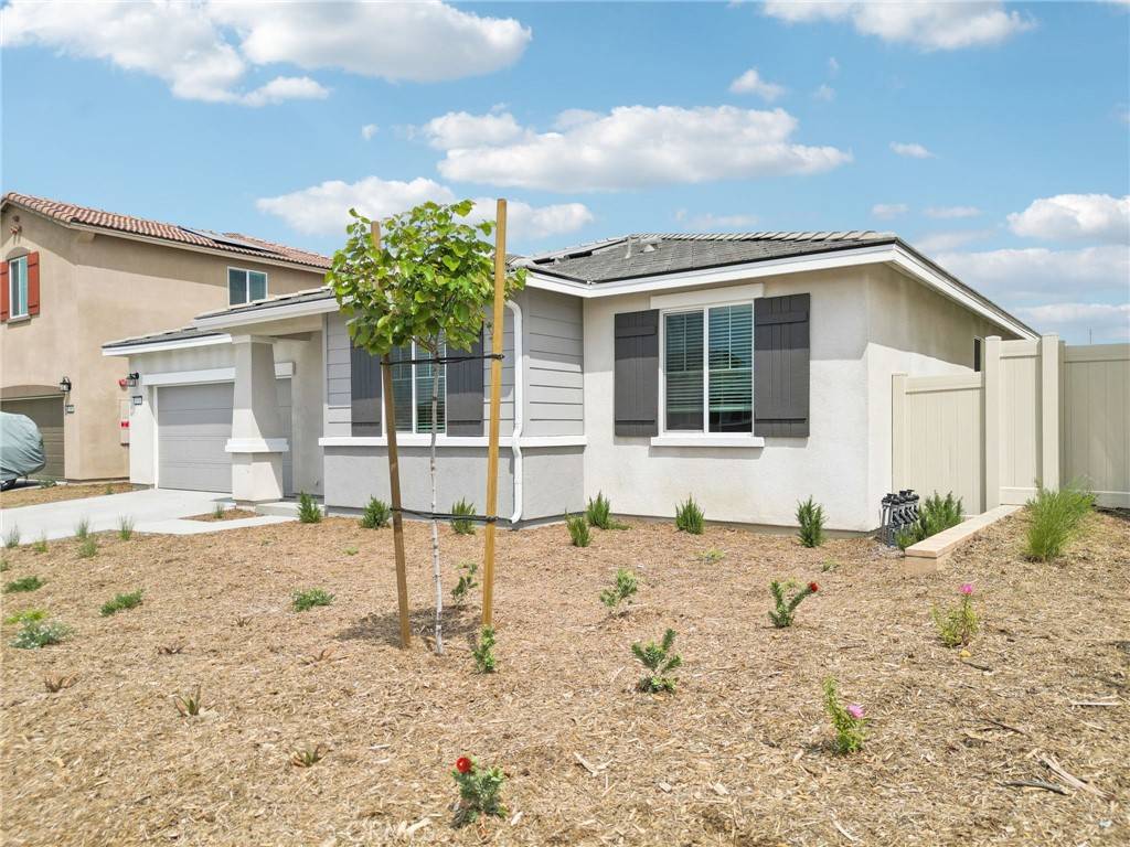 Redlands, CA 92374,1076 Lumia CIR