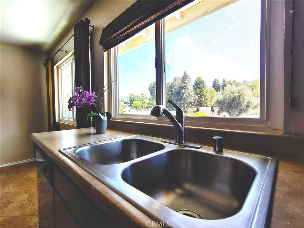 Newhall, CA 91321,26373 Oak Highland DR #E