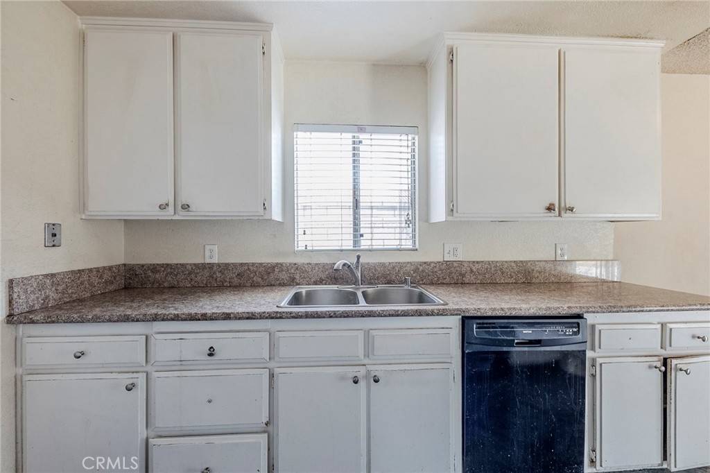 Fontana, CA 92336,6743 Tokay AVE