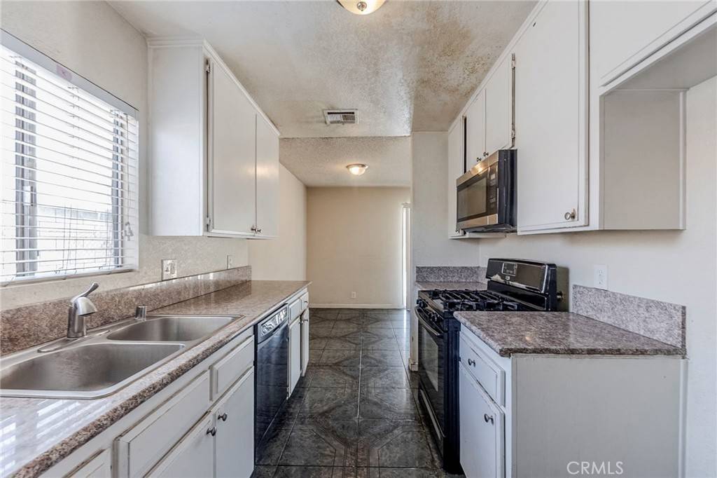 Fontana, CA 92336,6743 Tokay AVE