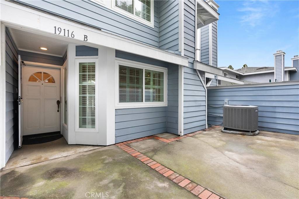 Huntington Beach, CA 92646,19116 Queensport LN #B