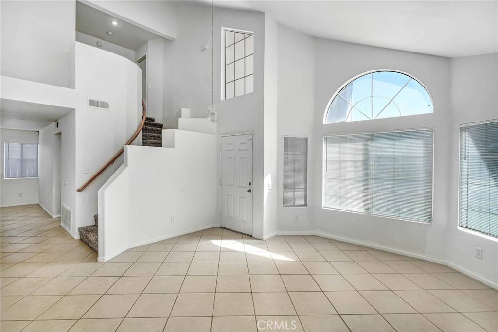 Murrieta, CA 92562,39925 Falcon WAY