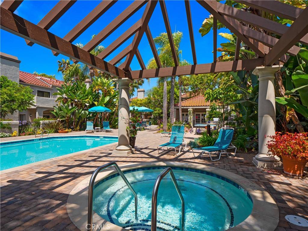 Huntington Beach, CA 92649,4872 Tiara DR #201