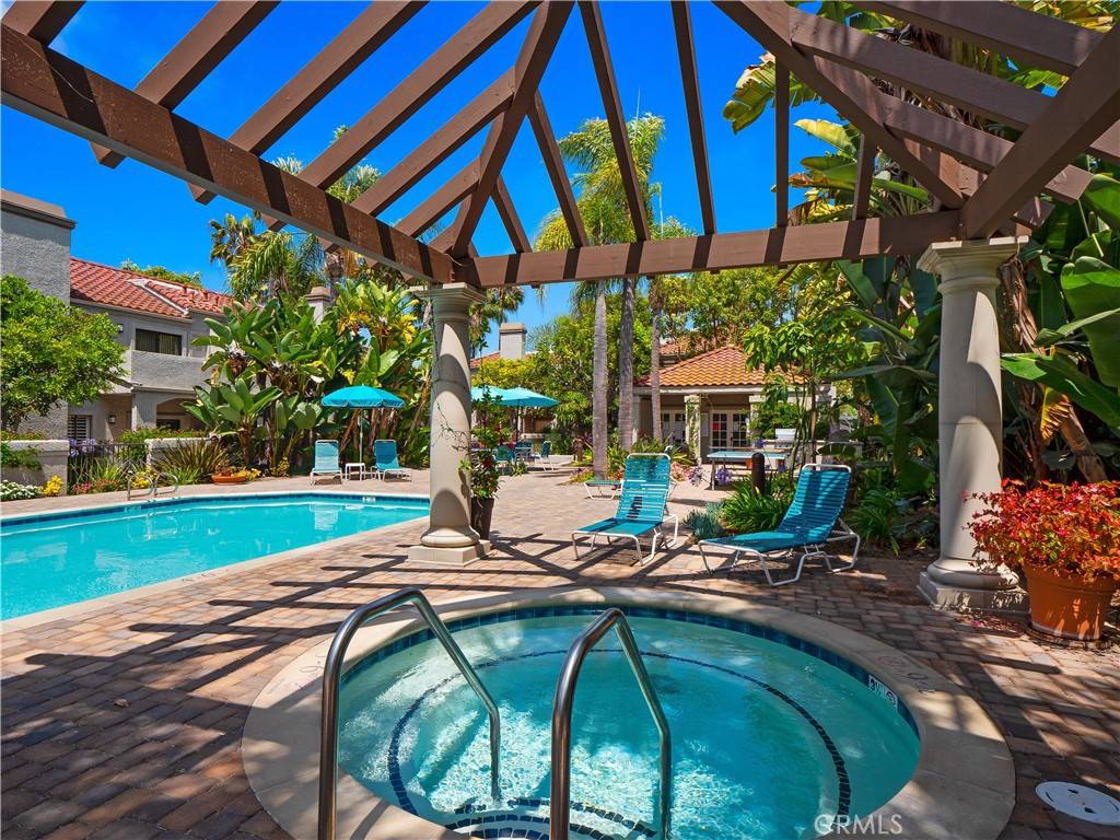 Huntington Beach, CA 92649,4872 Tiara DR #201