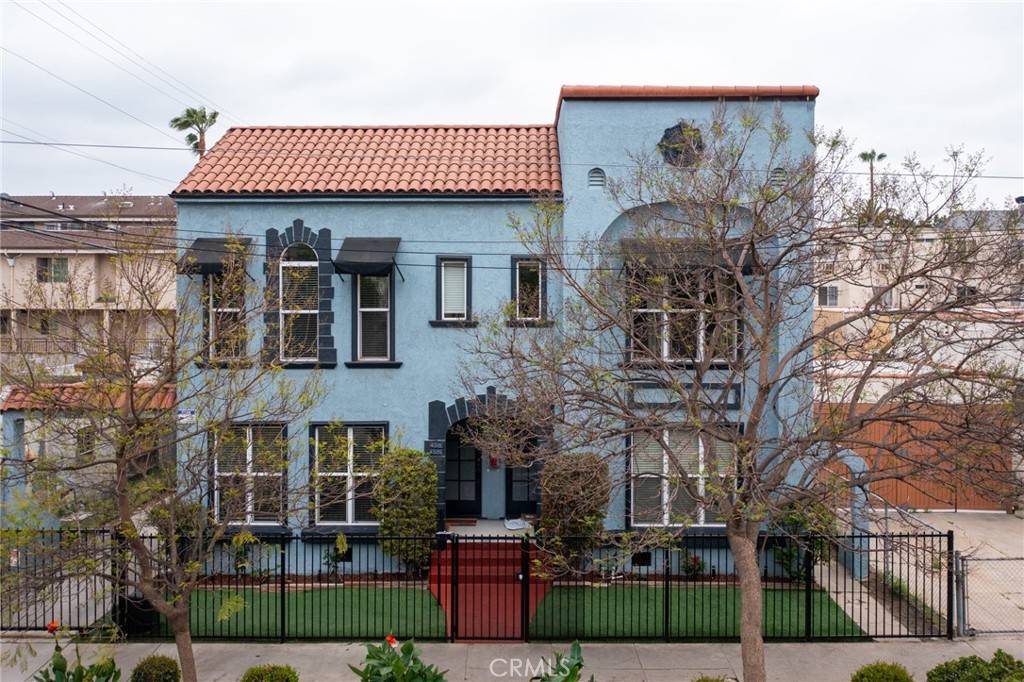 Los Angeles, CA 90004,4316 Clinton ST