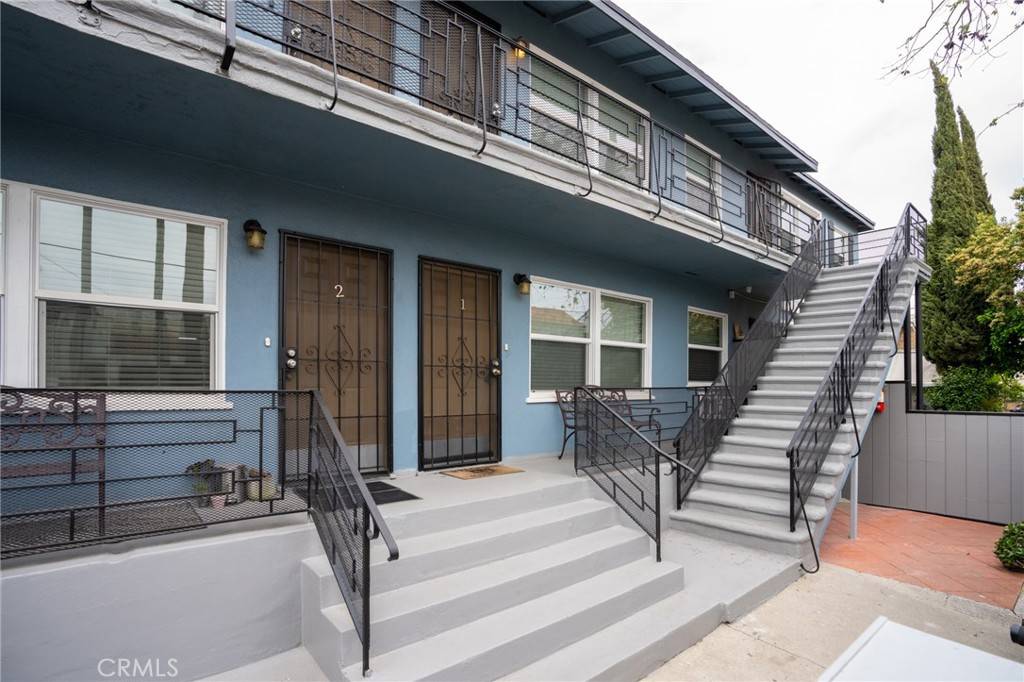 Los Angeles, CA 90004,4325 Clinton ST
