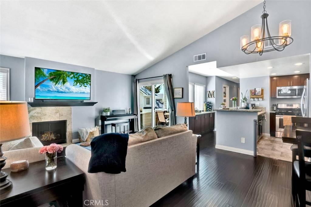 Yorba Linda, CA 92887,6223 Newhaven Ct #122