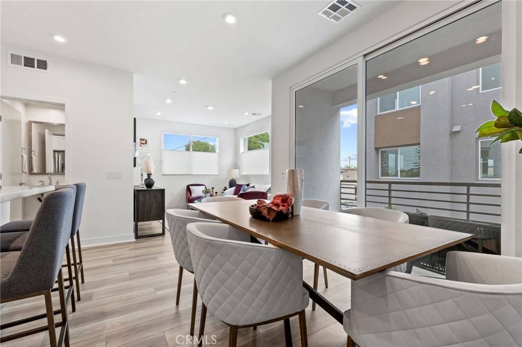 Santa Ana, CA 92705,621 S Lyon ST