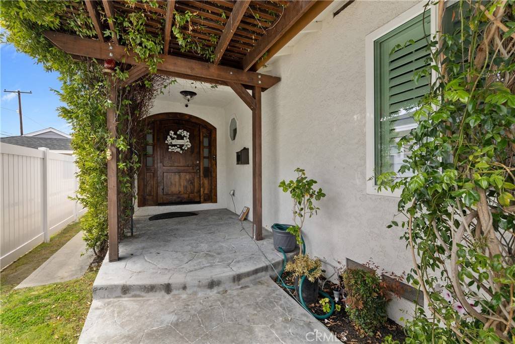 Downey, CA 90240,9805 Stamps AVE