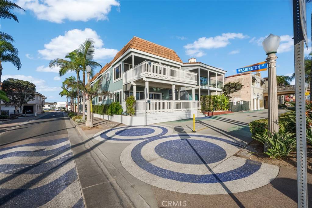 Newport Beach, CA 92661,700 E Oceanfront