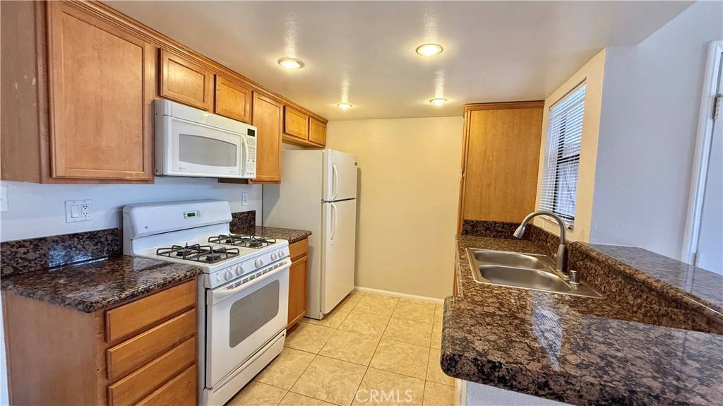 Riverside, CA 92507,1317 Massachusetts AVE #204