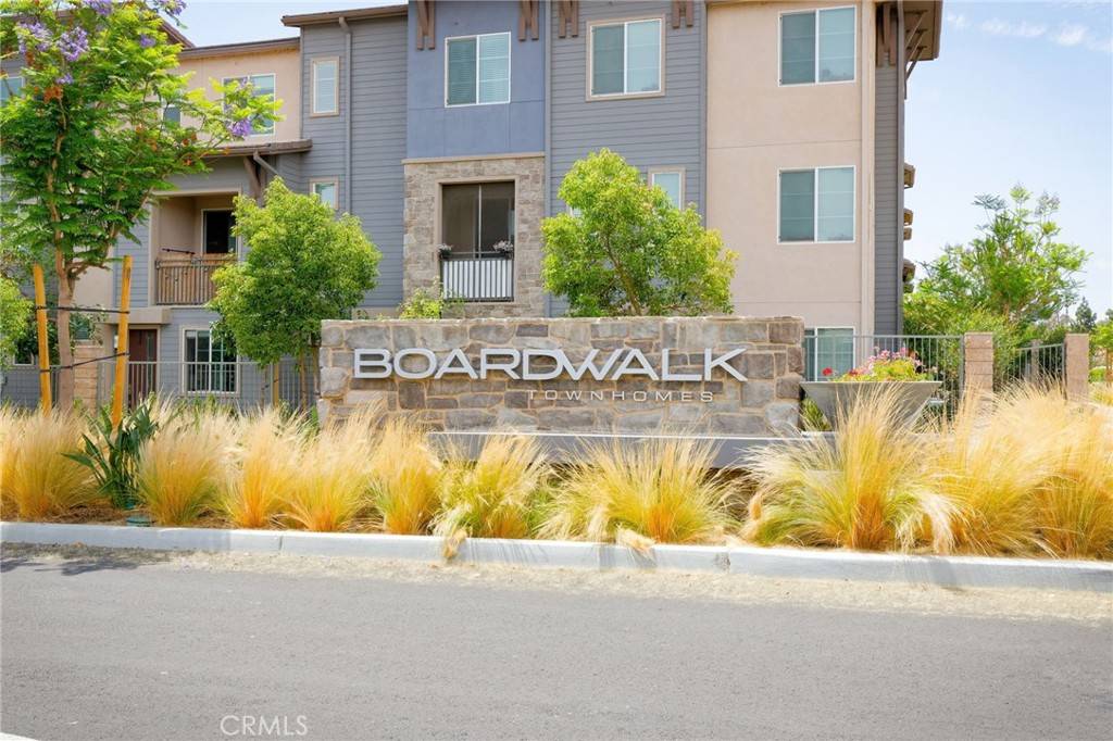 Corona, CA 92878,677 Savi DR #103