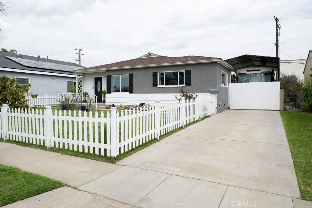 Lakewood, CA 90713,4160 Lomina AVE