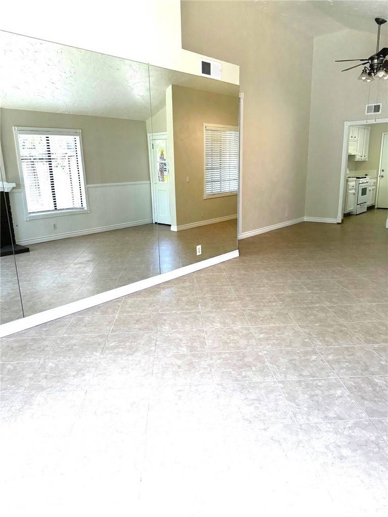 Trabuco Canyon, CA 92679,21195 Country Farm LN