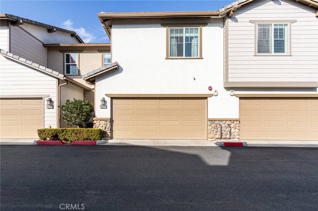 Yorba Linda, CA 92886,18067 Burke LN